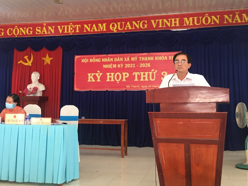 Ông Đoàn Phương Tùng, Chủ tịch HĐND xã phát biểu bế mạc kỳ họp